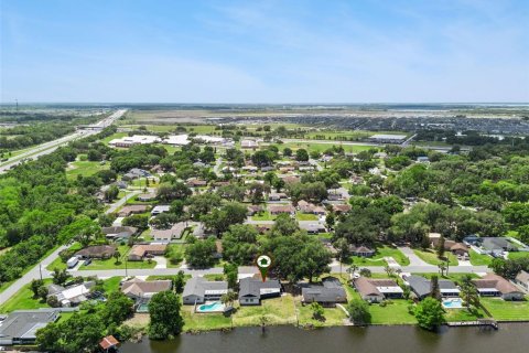 House in Kissimmee, Florida 4 bedrooms, 173.17 sq.m. № 2230086 - photo 24