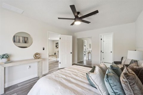 House in Kissimmee, Florida 4 bedrooms, 173.17 sq.m. № 2230086 - photo 10