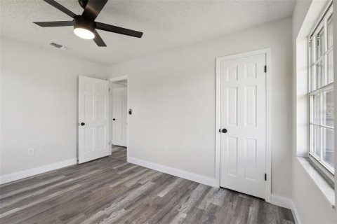 House in Kissimmee, Florida 4 bedrooms, 173.17 sq.m. № 2230086 - photo 12