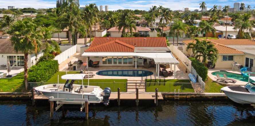 Villa ou maison à Pompano Beach, Floride 3 chambres, 160.81 m2 № 2081737