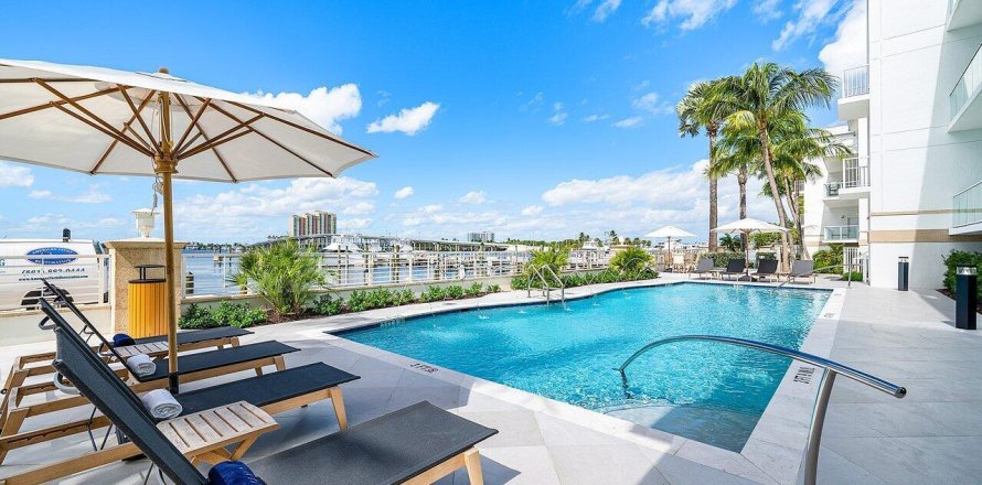 Condo in Palm Beach Shores, Florida, 3 bedrooms  № 2190926