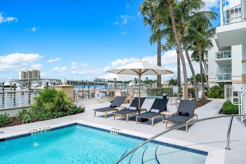 Condo in Palm Beach Shores, Florida, 3 bedrooms  № 2190926 - photo 14