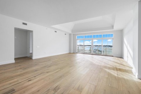Condo in Palm Beach Shores, Florida, 3 bedrooms  № 2190926 - photo 18