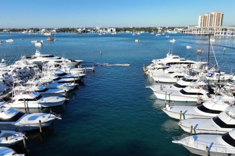 Condo in Palm Beach Shores, Florida, 3 bedrooms  № 2190926 - photo 5