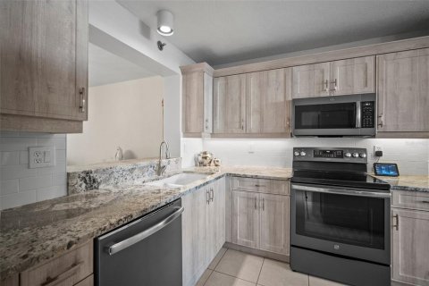 Condominio en venta en Bradenton, Florida, 2 dormitorios, 127.83 m2 № 1775548 - foto 12