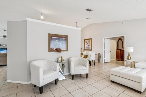 Casa en venta en Port St. Lucie, Florida, 3 dormitorios, 176.51 m2 № 2382918 - foto 5