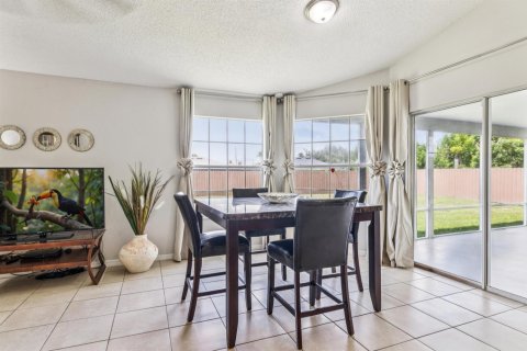 Casa en venta en Port St. Lucie, Florida, 3 dormitorios, 176.51 m2 № 2382918 - foto 18