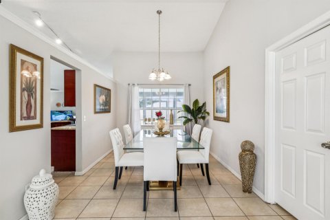 Casa en venta en Port St. Lucie, Florida, 3 dormitorios, 176.51 m2 № 2382918 - foto 8