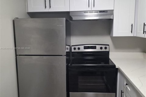 Condo in Coral Springs, Florida, 1 bedroom  № 2176871 - photo 11