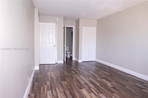 Condo in Coral Springs, Florida, 1 bedroom  № 2176871 - photo 9