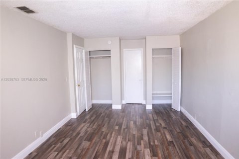 Condo in Coral Springs, Florida, 1 bedroom  № 2176871 - photo 6