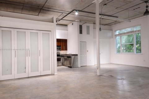 Condominio en alquiler en Miami, Florida, 1 dormitorio, 100.43 m2 № 2077005 - foto 5