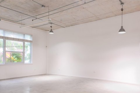Condominio en alquiler en Miami, Florida, 1 dormitorio, 100.43 m2 № 2077005 - foto 6