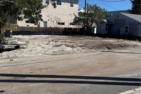 Terreno en venta en Treasure Island, Florida № 1524992 - foto 3