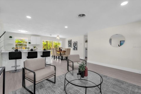 Villa ou maison à vendre à New Smyrna Beach, Floride: 3 chambres, 115.66 m2 № 1587324 - photo 5