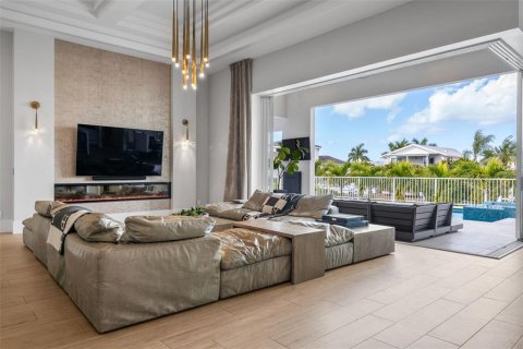 House in Sarasota, Florida 4 bedrooms, 285.86 sq.m. № 2237049 - photo 8