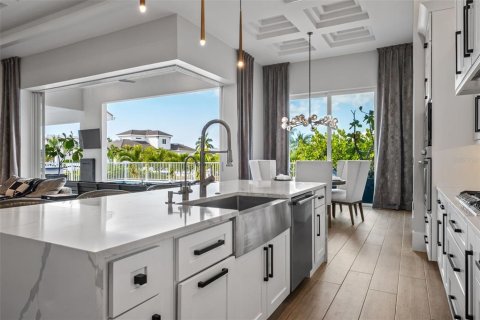 House in Sarasota, Florida 4 bedrooms, 285.86 sq.m. № 2237049 - photo 15