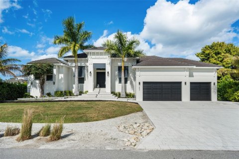 House in Sarasota, Florida 4 bedrooms, 285.86 sq.m. № 2237049 - photo 2