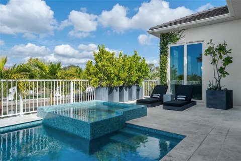 House in Sarasota, Florida 4 bedrooms, 285.86 sq.m. № 2237049 - photo 21