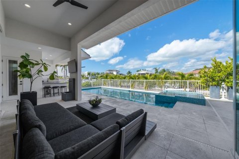 House in Sarasota, Florida 4 bedrooms, 285.86 sq.m. № 2237049 - photo 20