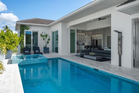 House in Sarasota, Florida 4 bedrooms, 285.86 sq.m. № 2237049 - photo 24