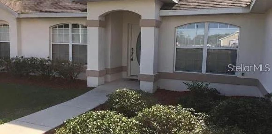 House in Ocala, Florida 3 bedrooms, 196.4 sq.m. № 1798300
