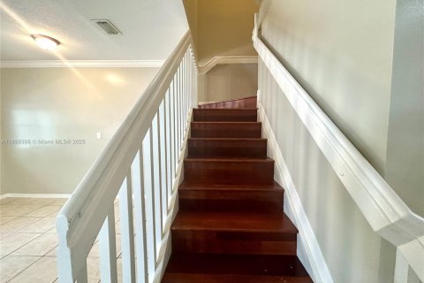 Townhouse in Homestead, Florida 3 bedrooms, 141.03 sq.m. № 2013758 - photo 17