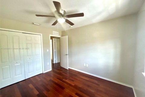 Townhouse in Homestead, Florida 3 bedrooms, 141.03 sq.m. № 2013758 - photo 28