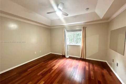 Townhouse in Homestead, Florida 3 bedrooms, 141.03 sq.m. № 2013758 - photo 20