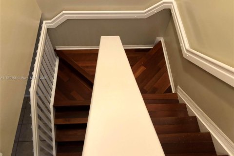 Townhouse in Homestead, Florida 3 bedrooms, 141.03 sq.m. № 2013758 - photo 18