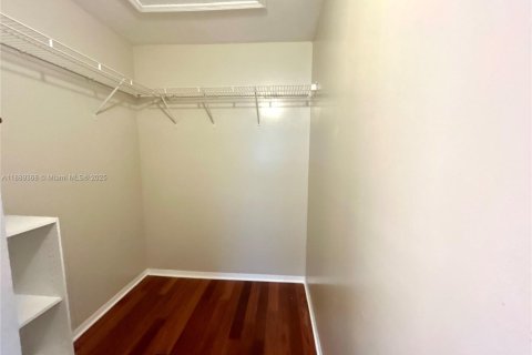 Townhouse in Homestead, Florida 3 bedrooms, 141.03 sq.m. № 2013758 - photo 25