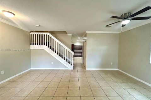 Townhouse in Homestead, Florida 3 bedrooms, 141.03 sq.m. № 2013758 - photo 7