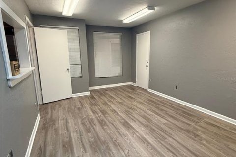 Immobilier commercial à louer à Gainesville, Floride: 80.27 m2 № 2430852 - photo 11