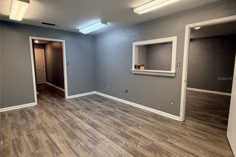 Immobilier commercial à louer à Gainesville, Floride: 80.27 m2 № 2430852 - photo 9