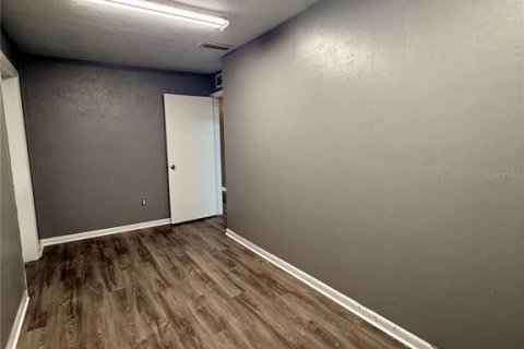 Immobilier commercial à louer à Gainesville, Floride: 80.27 m2 № 2430852 - photo 15
