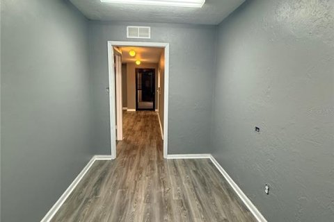 Immobilier commercial à louer à Gainesville, Floride: 80.27 m2 № 2430852 - photo 19