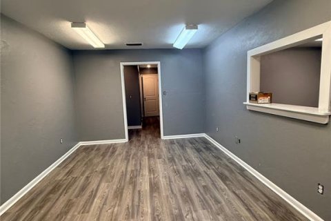 Immobilier commercial à louer à Gainesville, Floride: 80.27 m2 № 2430852 - photo 12