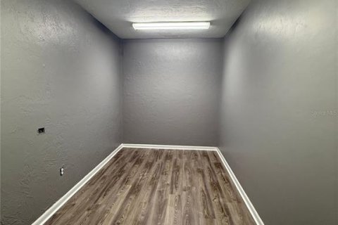 Immobilier commercial à louer à Gainesville, Floride: 80.27 m2 № 2430852 - photo 17