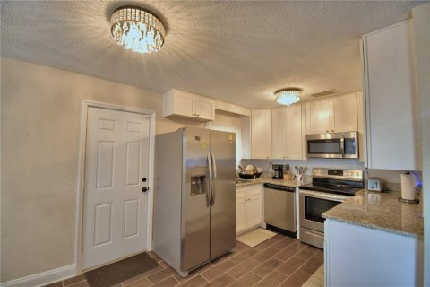 House in Bartow, Florida 3 bedrooms, 219.53 sq.m. № 1667124 - photo 16