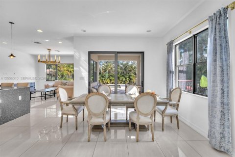 Villa ou maison à louer à Pembroke Pines, Floride: 4 chambres, 222.69 m2 № 2071069 - photo 13