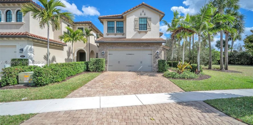 Villa ou maison à Pembroke Pines, Floride 4 chambres, 222.69 m2 № 2071069