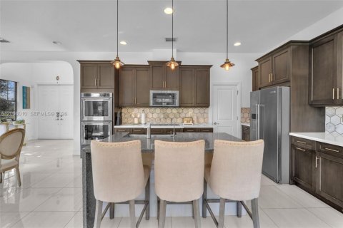 Villa ou maison à louer à Pembroke Pines, Floride: 4 chambres, 222.69 m2 № 2071069 - photo 8