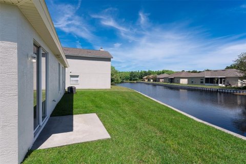House in Port Orange, Florida 3 bedrooms, 181.25 sq.m. № 2396210 - photo 7