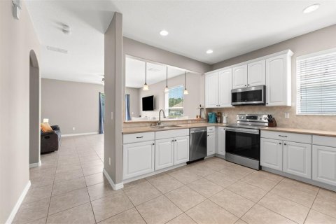 House in Port Orange, Florida 3 bedrooms, 181.25 sq.m. № 2396210 - photo 10