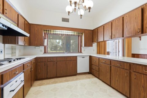 Купить виллу или дом в Брейдентон, Флорида 11 комнат, 533.54м2, № 2150225 - фото 23