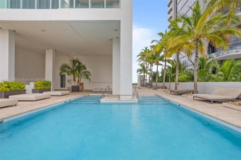 Condo in Miami, Florida, 1 bedroom  № 1816384 - photo 9