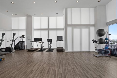 Condo in Miami, Florida, 1 bedroom  № 1816384 - photo 8