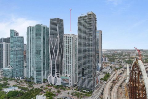 Condo in Miami, Florida, 1 bedroom  № 1816384 - photo 3