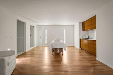 Condo in Miami, Florida, 1 bedroom  № 1816384 - photo 20