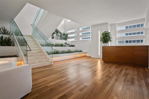 Condo in Miami, Florida, 1 bedroom  № 1816384 - photo 18